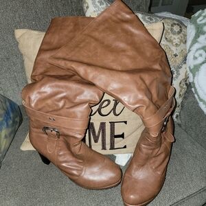 Size 12 W Brown Boots